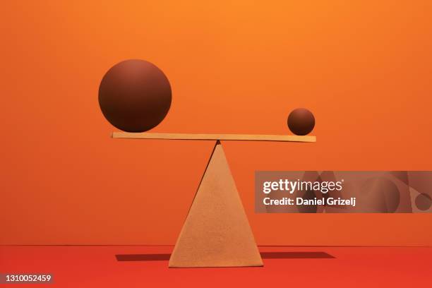 balance - stable ストックフォトと画像
