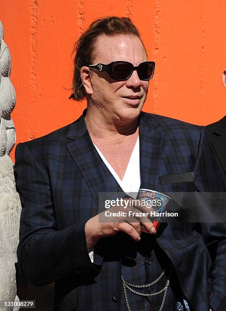 Mickey Rourke Hends 104 Mickey Rourke Immortalized With Hand And Footprint Ceremony At ...