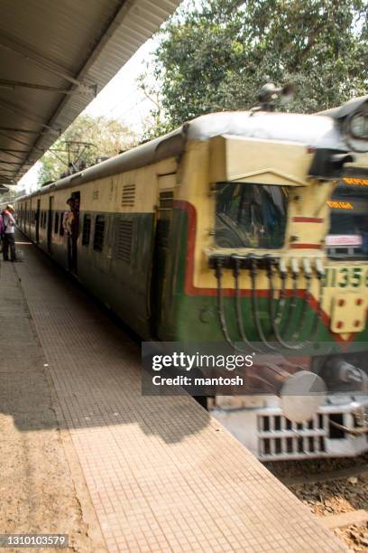 Local Train Photo 214 Mumbai Local Train Ladies Stock Photos, High-Res Pictures, and ...