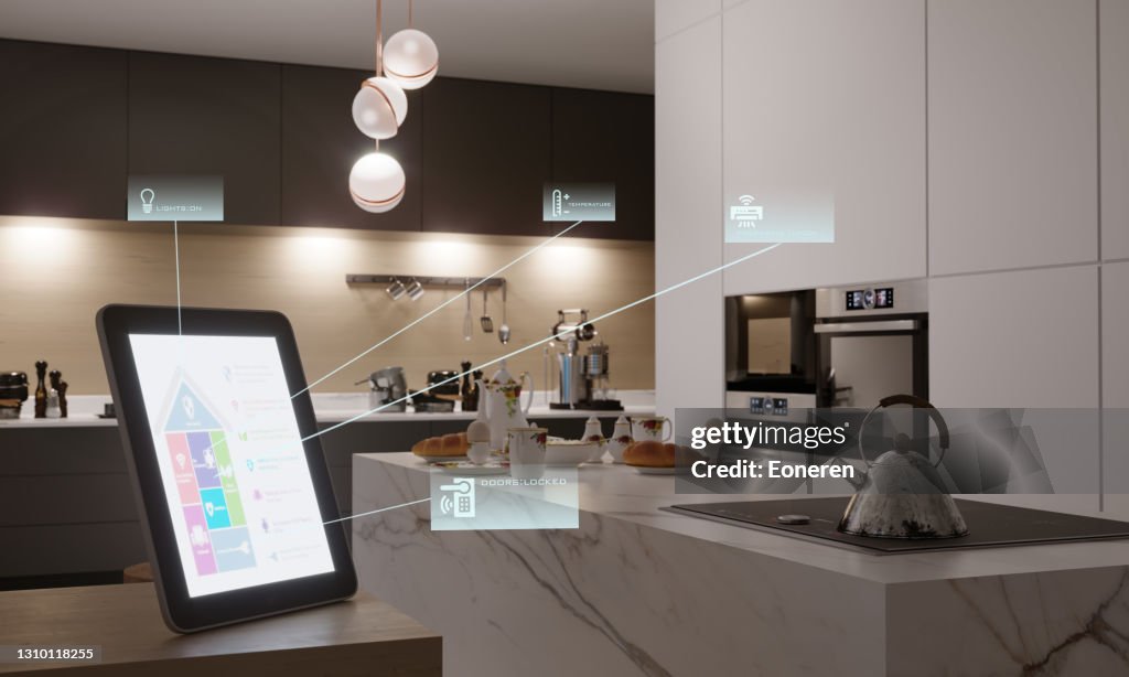 Controllo intelligente della casa in cucina