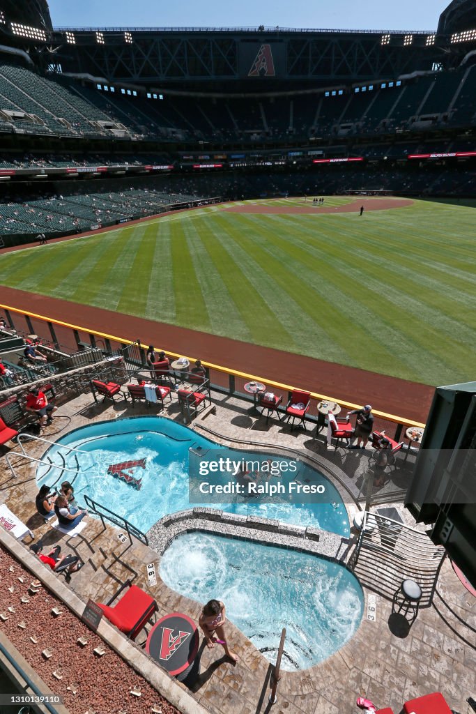 Cleveland Indians v Arizona Diamondbacks