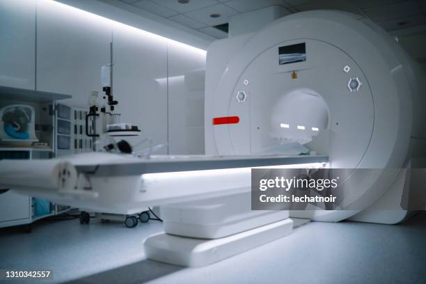 ct scanner equipment in the hospital - cat scan stock pictures, royalty-free photos & images