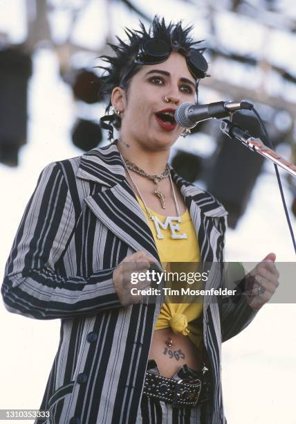 Linda Perry of 4 Non-Blondes performs during Laguna Seca Daze at Laguna Seca Racetrack on May 29, 1994 in Monterey, California.