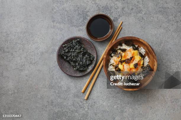 rice bowl - chopsticks stock-fotos und bilder