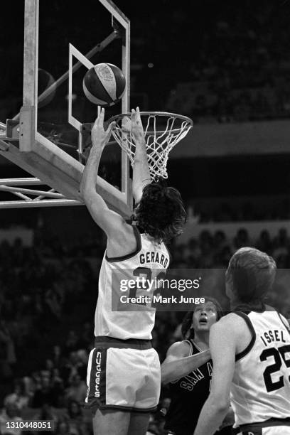 Denver Nuggets forward Gus Gerard shoots a layup during an ABA game against the San Antonio Spurs at McNichols Arena on January 23, 1976 in Denver,...