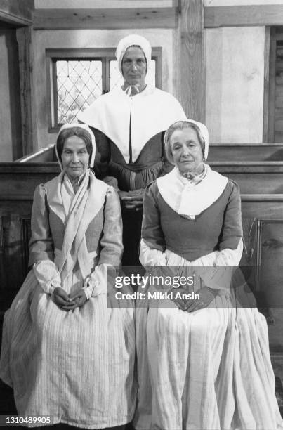 Kim Hunter, Vanessa Redgrave, and Phyllis Thaxter play three sisters condemned as witches in Salem, MA. The production is filmed in 1983 and directed...