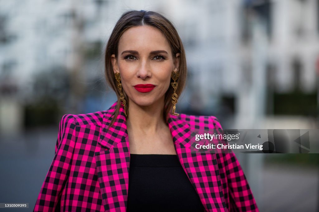 Street Style - Dusseldorf - March, 2021