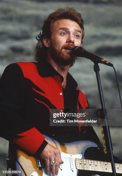 Lee Roy Parnell performs at Shoreline Amphitheatre on July 20, 1994 in Mountain View, California.