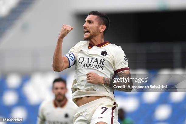 Lorenzo Pellegrini of A.S Roma celebrates after scoring their side's first goal during the Serie A match between US Sassuolo and AS Roma at Mapei...