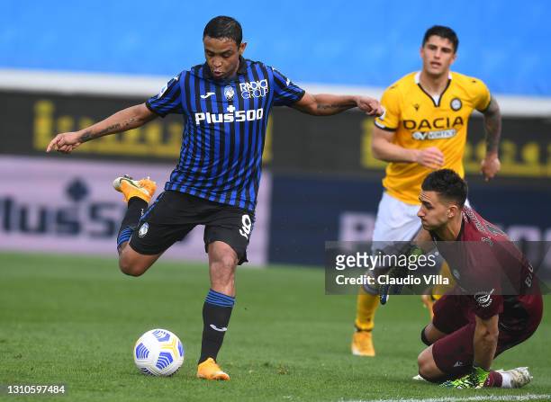 Luis Muriel of Atalanta B.C. Scores their side's second goal during the Serie A match between Atalanta BC and Udinese Calcio at Gewiss Stadium on...