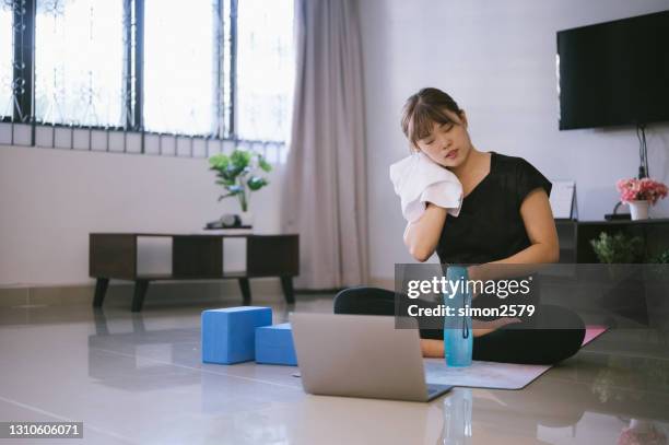 Sweating Inside House Photos and Premium High Res Pictures - Getty Images