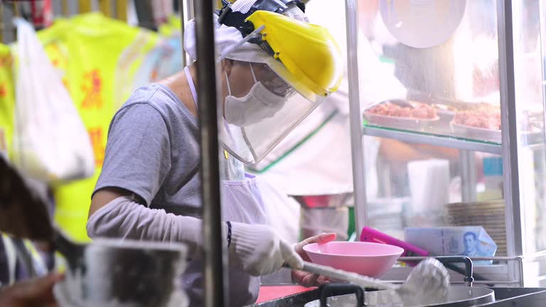 Cooking Full Mask 200 Full Face Shield Stock Videos, Footage, & 4K Video Clips - Getty Images