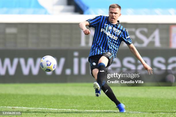 Josip Ilicic of Atalamta BC in action during the Serie A match between Atalanta BC and Udinese Calcio at Gewiss Stadium on April 03, 2021 in Bergamo,...