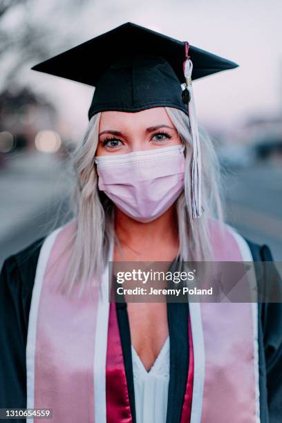 Mask Graduation Graduation Mask 2021 Photos and Premium High Res Pictures - Getty Images