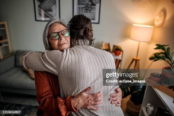 emotionen - vergebung stock-fotos und bilder