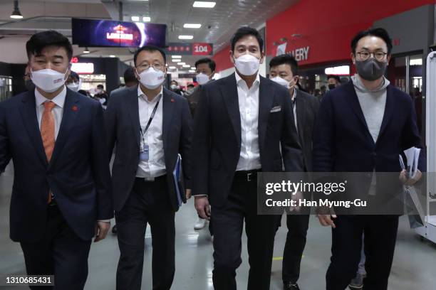 151 Chung Yong Jin Photos & High Res Pictures - Getty Images