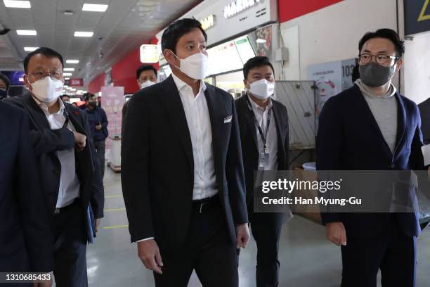 151 Chung Yong Jin Photos & High Res Pictures - Getty Images