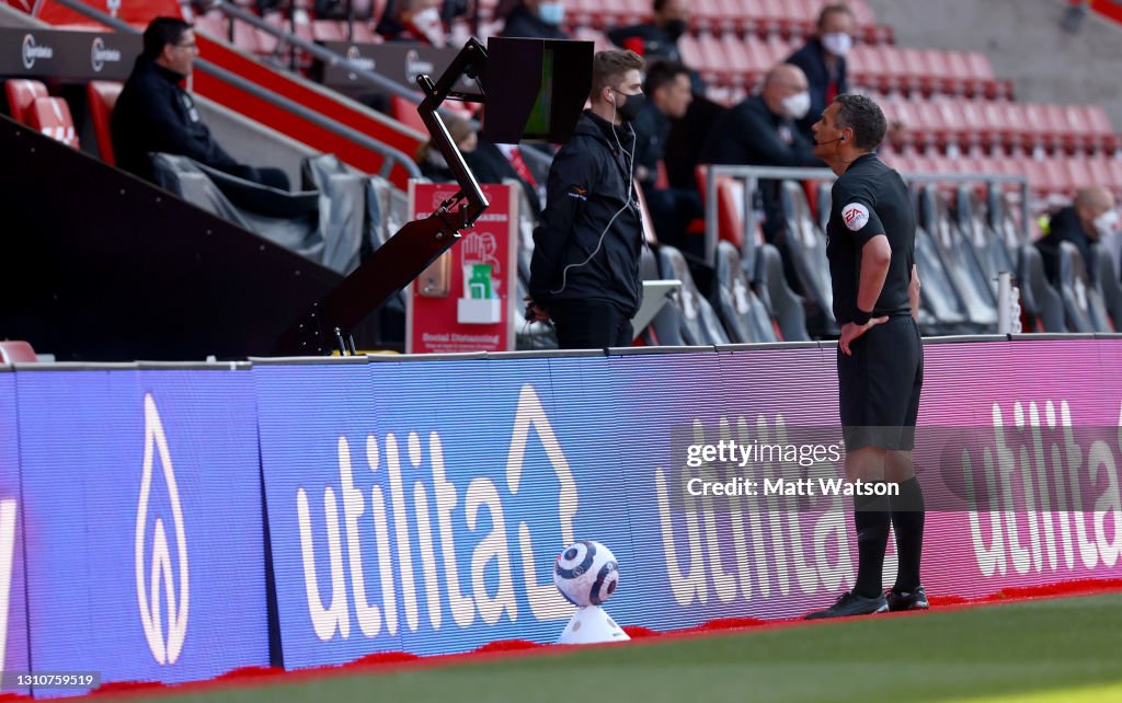 Southampton v Burnley - Premier League