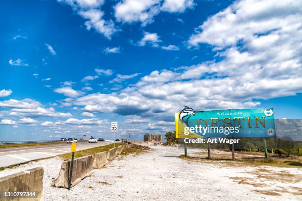 welcome to destin, florida sign - destin stock pictures, royalty-free photos & images