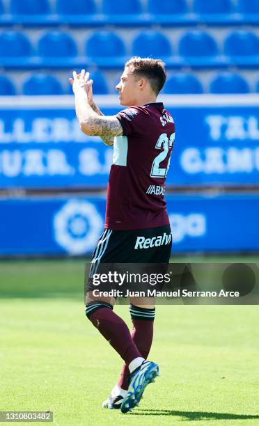 Santi Mina of Celta de Vigo scoring his team's third goal during the La Liga Santander match between Deportivo Alaves and RC Celta at Estadio de...