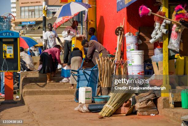 mercado africano - kampala fotografías e imágenes de stock