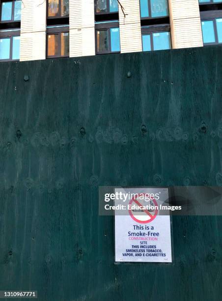 Smoke Free Construction site, no Vaping sign, Queens, New York.