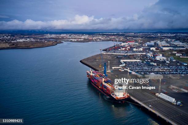 industrial district of city port - iceland harbour stock-fotos und bilder