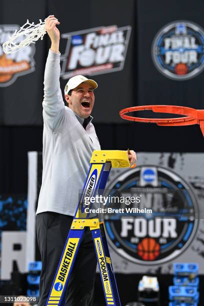 Head coach Scott Drew of the Baylor Bears cuts down the net after his team's win against the Gonzaga Bulldogs in the National Championship game of...