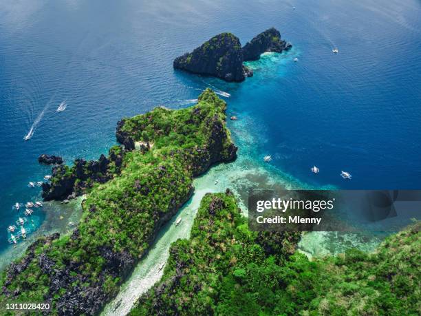 canal do mar de entrada para big lagoon miniloc island, el nido, palawan, filipinas - el nido - fotografias e filmes do acervo