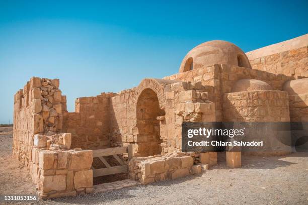 qusayr 'amra castle - wonder stockfoto's en -beelden