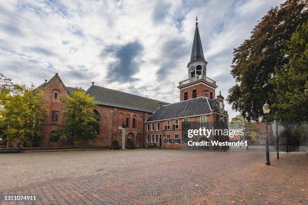 netherlands, groningen province, appingedam, historical nicolaikerk church - groningen city stock-fotos und bilder