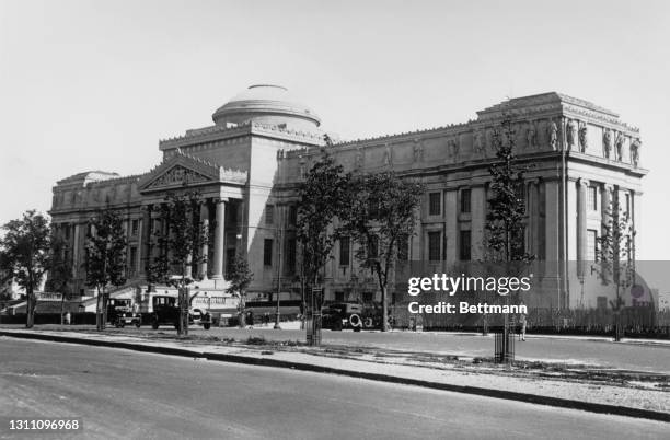 The exterior of the Brooklyn Museum, an art gallery on Eastern Parkway in the borough of Brooklyn in New York City, New York, 1925. Designed by...