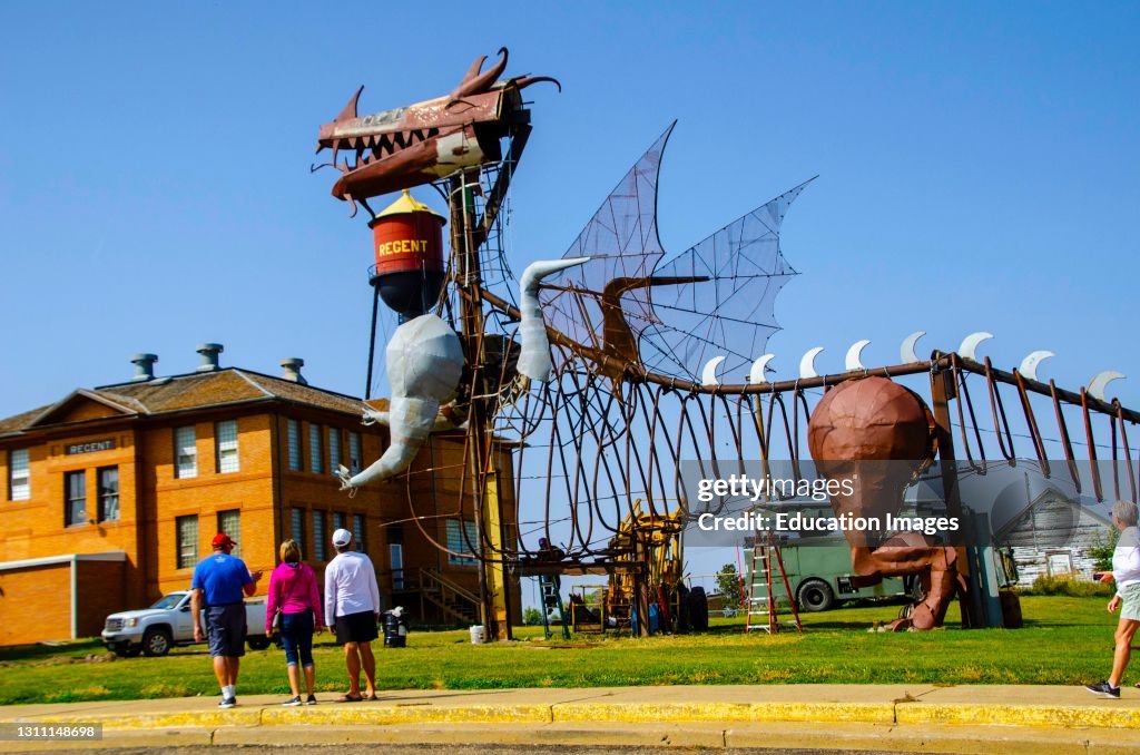 North Dakota, The Enchanted Highway, Regent to Gladstone, Dragon