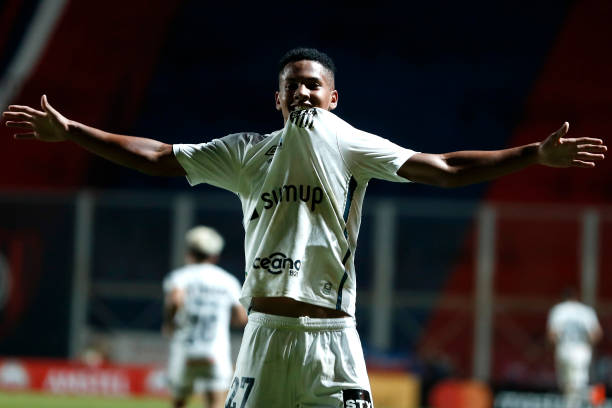Ângelo of Santos celebrates after scoring the third goal of his team during a third round first leg match between San Lorenzo and Santos as part...