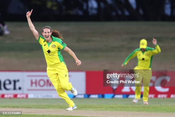 Megan Schutt of Australia celebrates her wicket of Amy Satterthwaite of New Zealand during game two of the One Day International series between the...