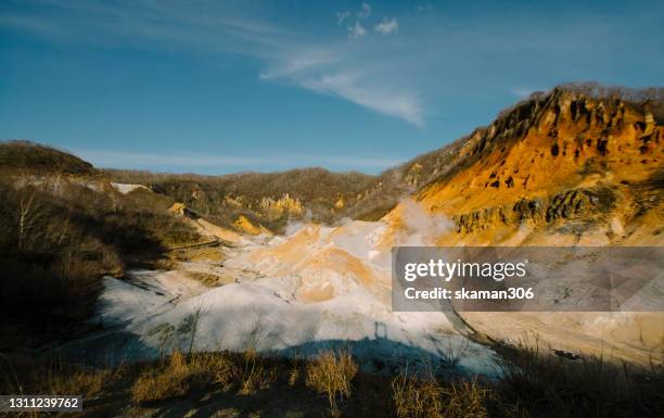 increible winter view of jigokudani hell valley at noboribetsu onsen city hokkaido japan - increible stock-fotos und bilder