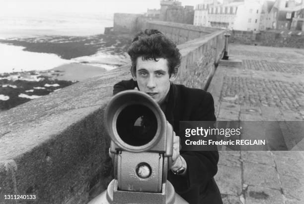 Portrait de Shane MacGowan, le chanteur de 'The Pogues', en novembre 1986, à Saint-Malo.