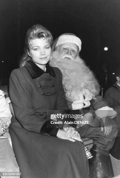 Karen Cheryl pendant le tournage du film 'J'ai rencontré le père Noël', en 1984.