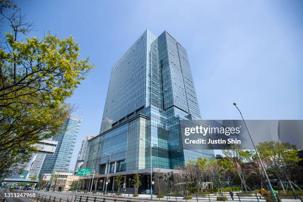 Hybe Address Hybe Photos and Premium High Res Pictures - Getty Images