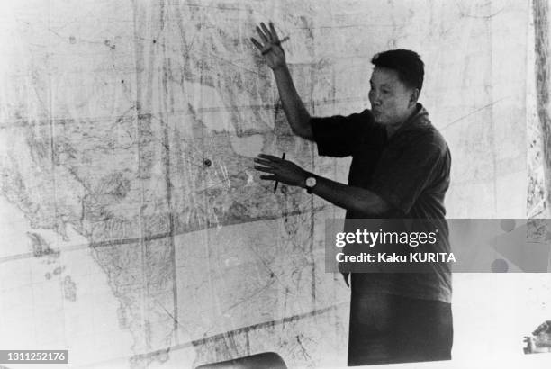 Portrait de Pol Pot au cours d'une réunion de responsables militaires, le 6 mai 1979.