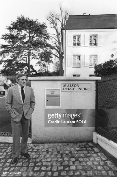 Acteur Lino Ventura fondateur du comité 'Perce-Neige' inaugure un foyer pour adultes handicapés le 12 Décembre 1982 à Sèvres, France.