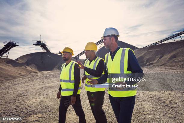 open-pit mine workers - mining engineer stock pictures, royalty-free photos & images