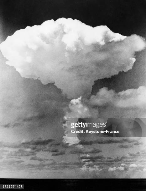 Essai nucléaire britannique sur l'île Christmas, lors de l'opération Grapple, le 15 mai 1957, Australie.