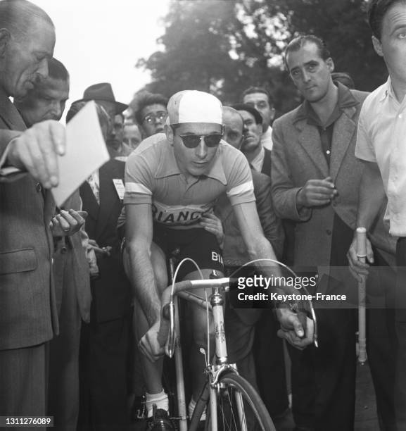 Fausto Coppi à l'arrivée du Grand Prix des Nations, le 18 septembre 1949.