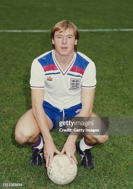 England Under 21 player Steve McMahon pictured wearing the Admiral kit with an Intermediate badge on the shirt before a match circa 1983 in the...