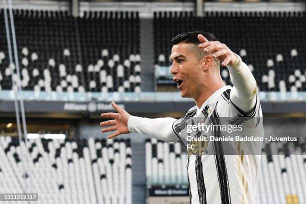 Cristiano Ronaldo of Juventus celebrates after scoring his team's first goal during the Serie A match between Juventus and Napoli at Allianz Stadium...