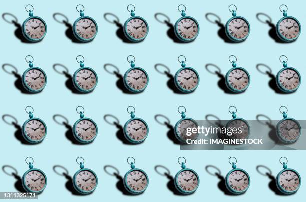 Repeating Clock Pattern Photos and Premium High Res Pictures - Getty Images