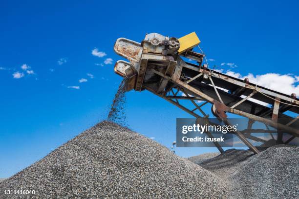 minería a cielo abierto - cinta transportadora fotografías e imágenes de stock
