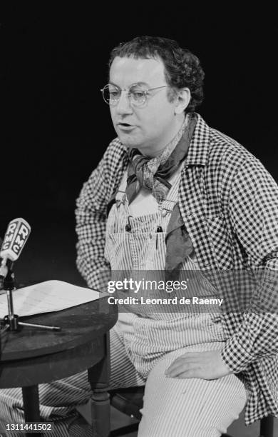Coluche Photos And Premium High Res Pictures Getty Images coluche-photos-and-premium-high-res-pictures-getty-images