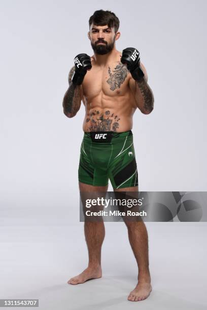 Mike Perry Prime Mike Perry Pose Ufc Photos and Premium High Res Pictures - Getty Images